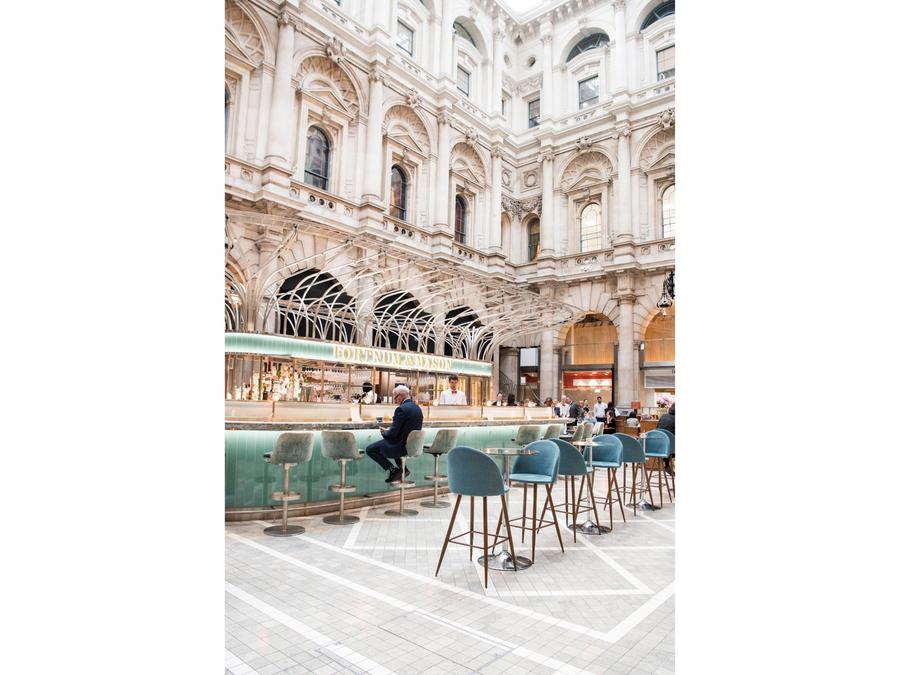 女王陛下 紅茶とコーヒーの物語のサムネイル