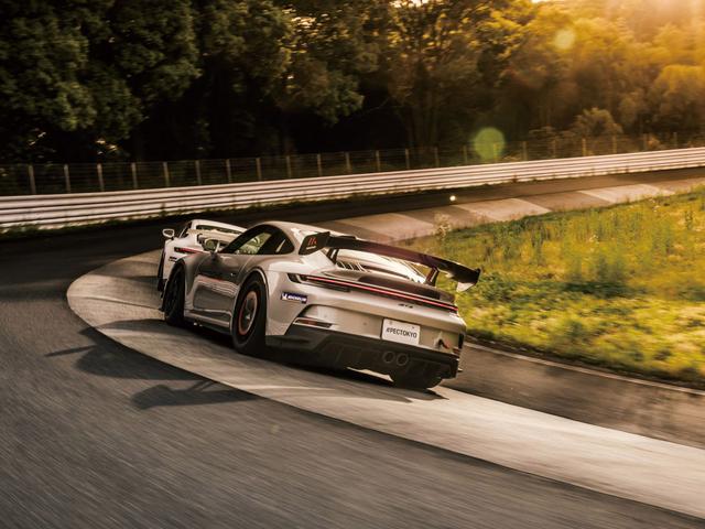 〈ポルシェ・エクスペリエンスセンター東京〉 走る歓びと面白さを味わえる ポルシェ6車種 特別ドライビング体験会のサムネイル