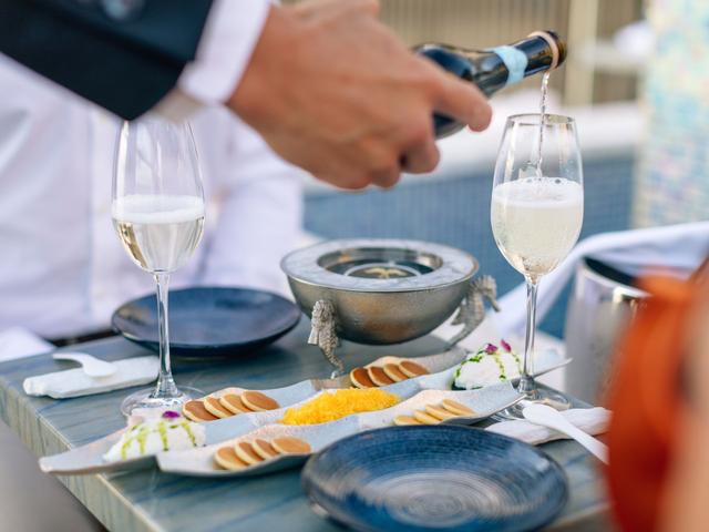 ワイキキの 上質な時間を紡ぐ 自然と美食の特等席のサムネイル