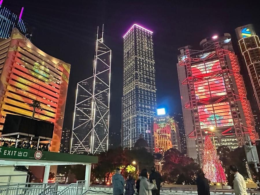 〈香港ディズニーランド〉で夢の宿泊体験が叶う限定ツアーのサムネイル